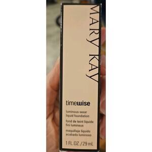 Mary Kay Timewise Luminous Wear Liquid Foundation Beige 2